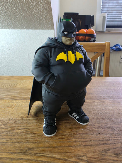 Συλλεκτική 3D Printed Φιγούρα Σκοτεινού Ήρωα με Κάπα – Διακοσμητικό Γραφείου
